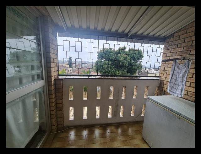 5 BEDROOM HOUSE FOR SALE IN OVERPORT